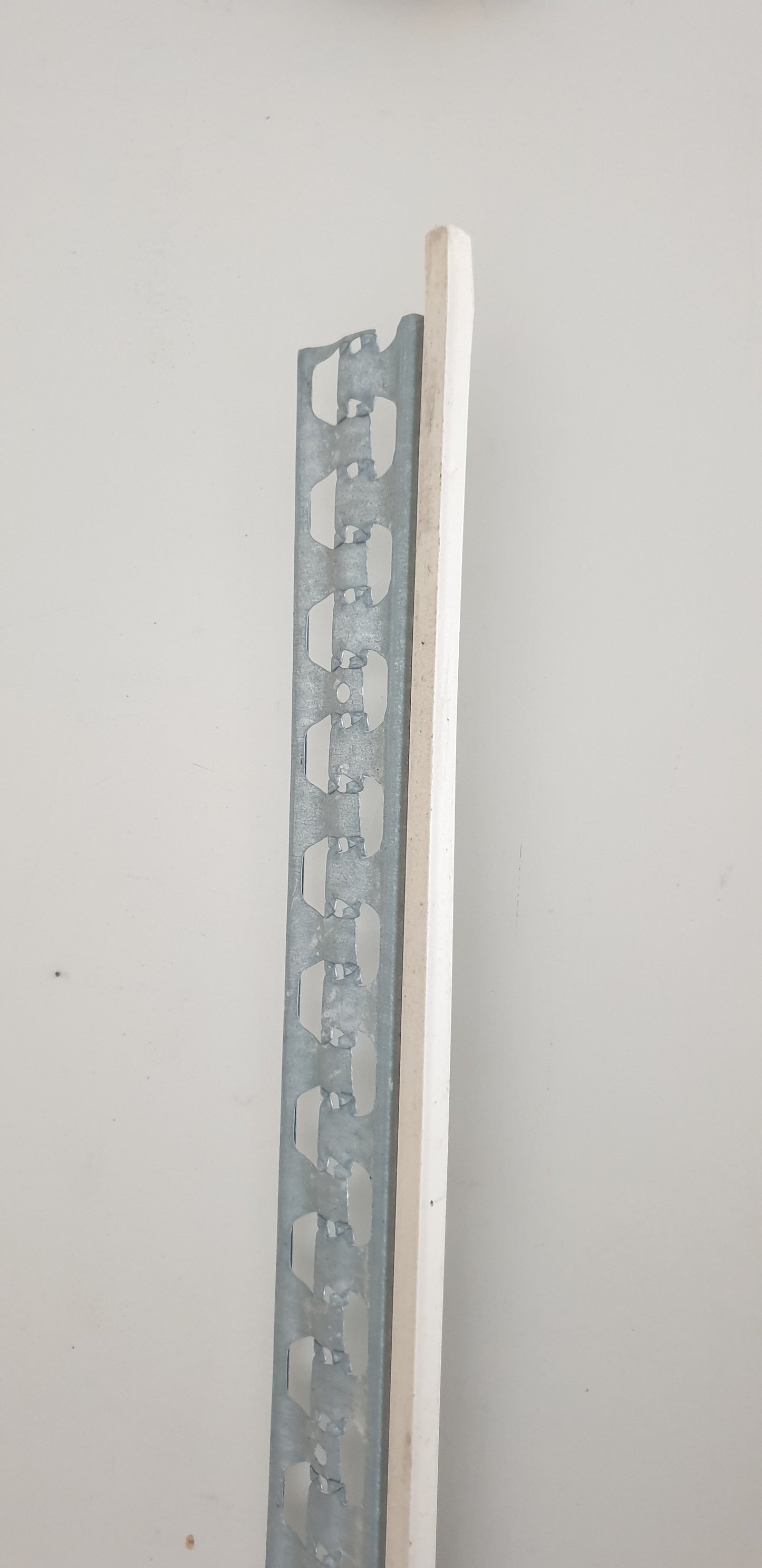 Cornière d'arrêt de finition pour enduit extérieur (10 mm, tête plate)